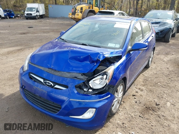 2013 Hyundai Accent SE z VIN KMHCU5AE7DU085650, wystawiony jako IAAI lot #42082694 z przebiegiem 115 506 mil mil oraz . Historia ofert i sprzedaży dostępna na DreamBid. Obrazek 6.