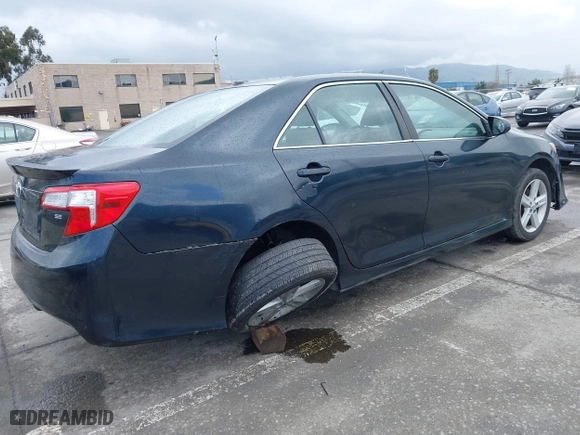 2014 Toyota Camry L with VIN 4T1BF1FKXEU385715, listed as a IAAI auction lot 41924726 with 187,486 mi miles. Bid and sale history available at carsss.com. Image 4.