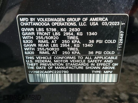 2023 Volkswagen Atlas SEL z VIN 1V2SE2CA0PC220790, wystawiony jako Copart lot #85270934 z przebiegiem 32 394 mil mil oraz Szkoda całkowita • Salvage title. Historia ofert i sprzedaży dostępna na DreamBid. Obrazek 16.