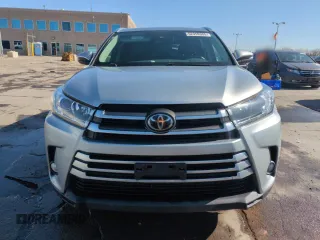 2017 Toyota Highlander Limited z VIN 5TDDZRFHXHS361852, wystawiony jako Copart lot #52359305 z przebiegiem 111 228 mil mil oraz Szkoda całkowita • Salvage title. Historia ofert i sprzedaży dostępna na DreamBid. Obrazek 5.