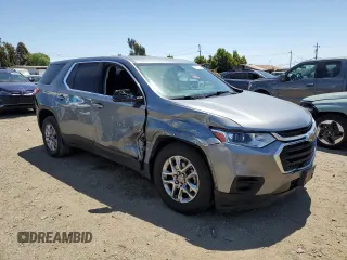 2020 Chevrolet Traverse LS z VIN 1GNERFKW8LJ292177, wystawiony jako Copart lot #56173015 z przebiegiem 67 821 mil mil oraz Szkoda całkowita • Salvage title. Historia ofert i sprzedaży dostępna na DreamBid. Obrazek 4.
