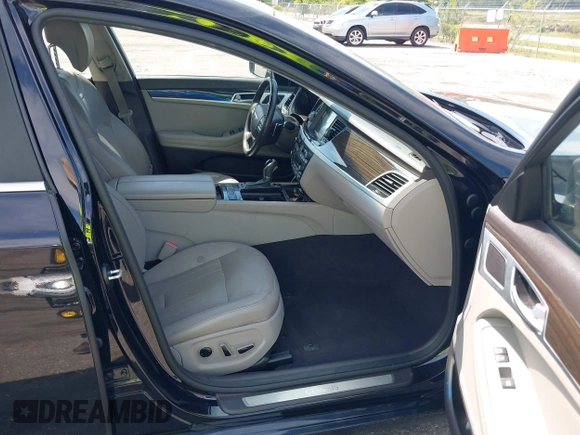 2015 Hyundai Genesis 3.8L with VIN KMHGN4JE5FU063075, listed as a IAAI auction lot 42043518 with 135,079 mi miles. Bid and sale history available at carsss.com. Image 5.