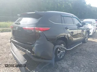 2021 Toyota Highlander XLE with VIN 5TDHZRBH3MS523919, listed as a IAAI auction lot 42264788 with 175,450 mi miles and . Bid and sale history available at DreamBid. Image 4.