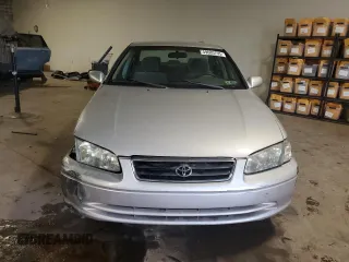 2001 Toyota Camry CE z VIN 4T1BG22K91U101946, wystawiony jako Copart lot #59685795 z przebiegiem 99 347 mil mil oraz Szkoda całkowita • Salvage title. Historia ofert i sprzedaży dostępna na DreamBid. Obrazek 5.