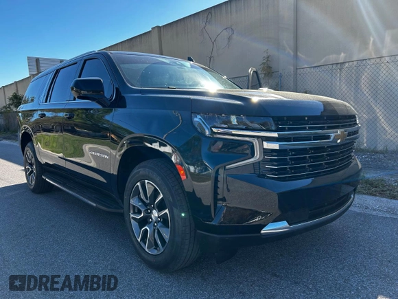 2021 Chevrolet Suburban LT z VIN 1GNSCCKD8MR416498, wystawiony jako Copart lot #49164615 z przebiegiem 116 463 mil mil oraz Czysty tytuł • Clean title. Historia ofert i sprzedaży dostępna na DreamBid. Obrazek 1.