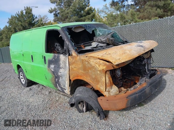 2009 Chevrolet Express Cargo z VIN 1GCFG15XX91110756, wystawiony jako IAAI lot #41556340 z przebiegiem Nie podano mil oraz . Historia ofert i sprzedaży dostępna na DreamBid. Obrazek 1.