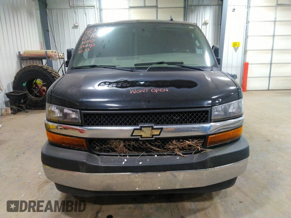 2018 Chevrolet Express Cargo Van with VIN 1GCWGAFP5J1185884, listed as a IAAI auction lot 40386466 with 1 mi miles. Bid and sale history available at carsss.com. Image 12.