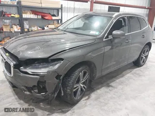 2018 Volvo XC60 Momentum with VIN YV4102RK9J1035861, listed as a IAAI auction lot 41482202 with 44,317 mi miles. Bid and sale history available at carsss.com. Image 19.