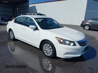 2011 Honda Accord LX z VIN 1HGCP2F36BA031306, wystawiony jako IAAI lot #42175737 z przebiegiem 81 669 mil mil oraz . Historia ofert i sprzedaży dostępna na DreamBid. Obrazek 1.