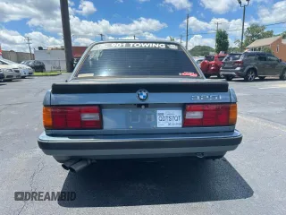 1989 BMW 3 Series 325is z VIN WBAAA2306K4259822, wystawiony jako Copart lot #60571445 z przebiegiem 125 750 mil mil oraz Czysty tytuł • Clean title. Historia ofert i sprzedaży dostępna na DreamBid. Obrazek 6.