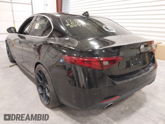 2017 Alfa Romeo Giulia Ti z VIN ZARFAECN7H7554902, wystawiony jako IAAI lot #41599442 z przebiegiem 84 045 mil mil oraz . Historia ofert i sprzedaży dostępna na DreamBid. Obrazek 3.
