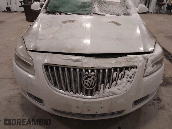 2011 Buick Regal CXL RL3 with VIN 2G4GR5EC0B9182579, listed as a IAAI auction lot 41593715 with 1 mi miles. Bid and sale history available at carsss.com. Image 6.