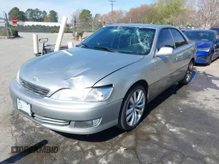 2001 Lexus ES 300 with VIN JT8BF28GX15106964, listed as a IAAI auction lot 41839927 with 148,174 mi miles. Bid and sale history available at carsss.com. Image 17.