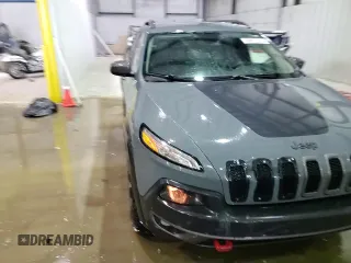 2015 Jeep Cherokee Trailhawk z VIN 1C4PJMBB0FW634397, wystawiony jako Copart lot #45812515 z przebiegiem 109 158 mil mil oraz Szkoda całkowita • Salvage title. Historia ofert i sprzedaży dostępna na DreamBid. Obrazek 14.