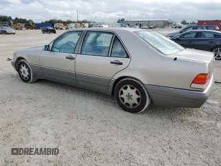 1995 Mercedes-Benz S 320 z VIN WDBGA33E1SA256213, wystawiony jako Copart lot #81800594 z przebiegiem 90 630 mil mil oraz Szkoda całkowita • Salvage title. Historia ofert i sprzedaży dostępna na DreamBid. Obrazek 2.