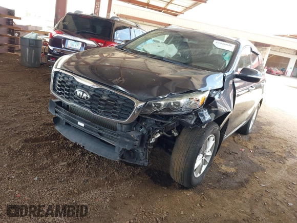 2019 Kia Sorento LX z VIN 5XYPGDA32KG439966, wystawiony jako IAAI lot #42046846 z przebiegiem 101 592 mil mil oraz . Historia ofert i sprzedaży dostępna na DreamBid. Obrazek 17.