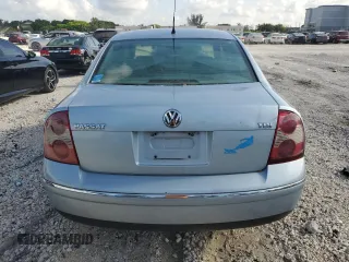 2004 Volkswagen Passat GLS z VIN WVWPE63B04P326636, wystawiony jako Copart lot #60062325 z przebiegiem 117 498 mil mil oraz Czysty tytuł • Clean title. Historia ofert i sprzedaży dostępna na DreamBid. Obrazek 6.