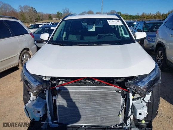 2024 Toyota RAV4 XLE with VIN 2T3P1RFV4RC472537, listed as a IAAI auction lot 41592128 with 2,964 mi miles. Bid and sale history available at carsss.com. Image 12.