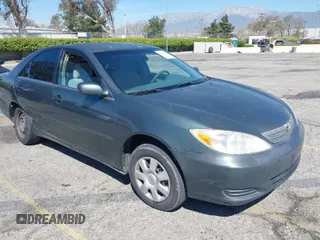2004 Toyota Camry LE z VIN 4T1BE32K84U371881, wystawiony jako IAAI lot #41861322 z przebiegiem 257 149 mil mil oraz . Historia ofert i sprzedaży dostępna na DreamBid. Obrazek 1.