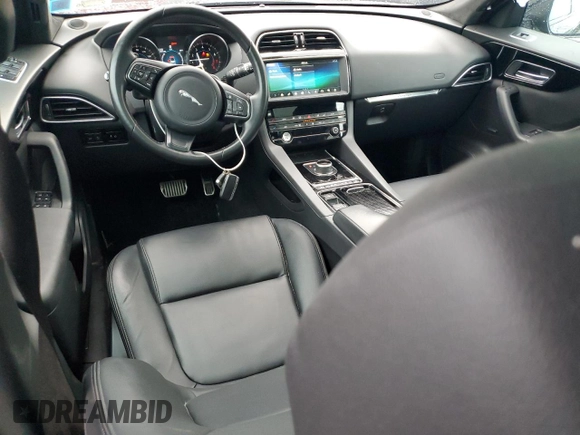 2019 Jaguar F-Pace 25t Premium z VIN SADCJ2FXXKA367127, wystawiony jako Copart lot #51574245 z przebiegiem 45 868 mil mil oraz Szkoda całkowita • Salvage title. Historia ofert i sprzedaży dostępna na DreamBid. Obrazek 8.