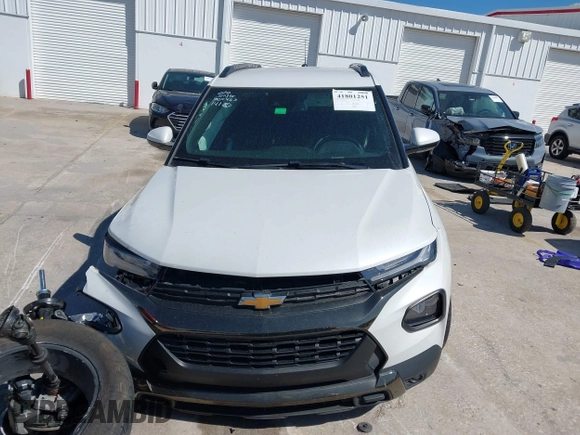 2023 Chevrolet TrailBlazer ACTIV with VIN KL79MVSL8PB162289, listed as a IAAI auction lot 41801251 with 27,047 mi miles. Bid and sale history available at carsss.com. Image 13.