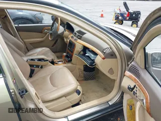 2001 Mercedes-Benz S 320/430/500 z VIN WDBNG70J71A174855, wystawiony jako IAAI lot #42036824 z przebiegiem Nie podano mil oraz . Historia ofert i sprzedaży dostępna na DreamBid. Obrazek 5.