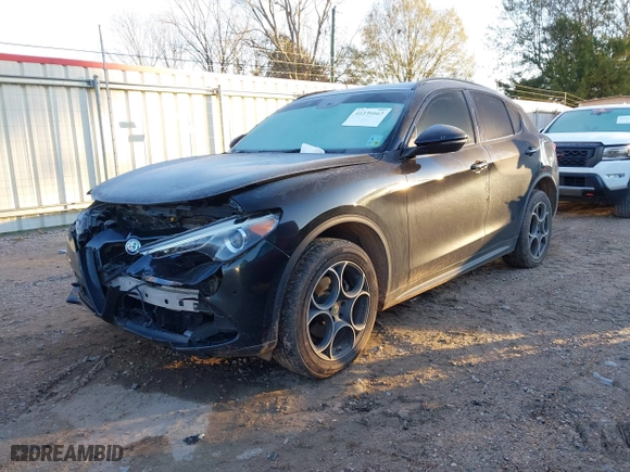 2018 Alfa Romeo Stelvio Sport with VIN ZASFAKPN7J7B65094, listed as a IAAI auction lot 41239863 with 107,591 mi miles. Bid and sale history available at carsss.com. Image 18.