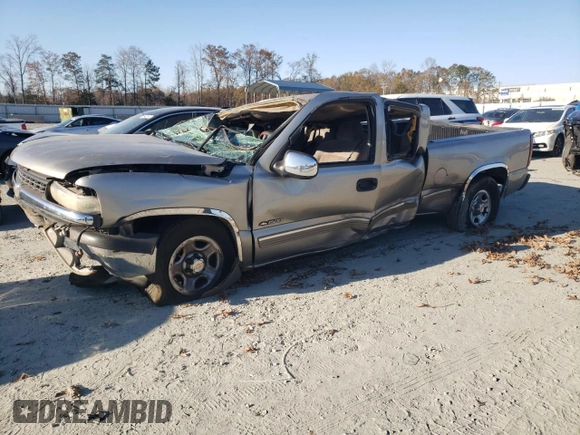 2000 Chevrolet Silverado 1500 LS with VIN 2GCEC19V3Y1241827, listed as a Copart auction lot 83176464 with 0 mi miles and Salvage Title. Bid and sale history available at carsss.com. Image 1.