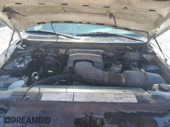 1997 Ford Expedition XLT with VIN 1FMEU17L2VLB74797, listed as a Copart auction lot 61377745 with 236,140 mi miles and Salvage title. Bid and sale history available at DreamBid. Image 12.