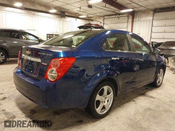 2012 Chevrolet Sonic LTZ z VIN 1G1JE5SB4C4214450, wystawiony jako IAAI lot #42207345 z przebiegiem 120 152 mil mil oraz . Historia ofert i sprzedaży dostępna na DreamBid. Obrazek 4.