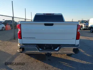 2020 Chevrolet Silverado 1500 LT with VIN 3GCPWCED6LG186606, listed as a IAAI auction lot 41370483 with 97,432 mi miles. Bid and sale history available at carsss.com. Image 16.