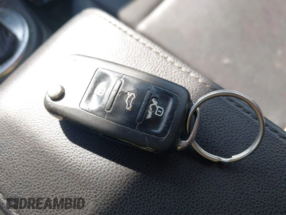 2013 Volkswagen Beetle 2.5L с VIN 3VWJP7AT1DM601306, выставлен на аукционе IAAI как лот 41846490 с пробегом 117 082 миль миль и . История ставок и продаж доступна на DreamBid. Изображение 11.