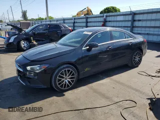 2020 Mercedes-Benz CLA 250 z VIN WDD5J4HB6LN068283, wystawiony jako Copart lot #54394965 z przebiegiem 56 452 mil mil oraz Nie do naprawy • Non repairable. Historia ofert i sprzedaży dostępna na DreamBid. Obrazek 1.