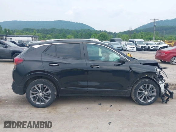 2023 Buick Encore GX Select z VIN KL4MMDS23PB081693, wystawiony jako IAAI lot #42441526 z przebiegiem 29 622 mil mil oraz . Historia ofert i sprzedaży dostępna na DreamBid. Obrazek 13.