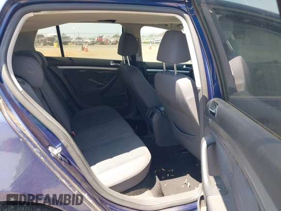 2008 Volkswagen Rabbit S with VIN WVWDA71K98W204196, listed as a IAAI auction lot 42373620 with 227,342 mi miles and . Bid and sale history available at DreamBid. Image 8.