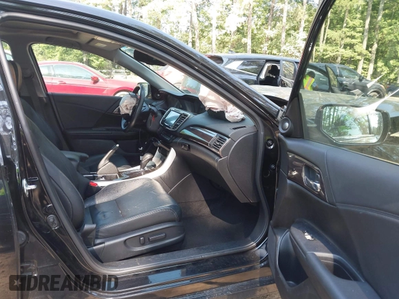 2017 Honda Accord Touring z VIN 1HGCR3F97HA044885, wystawiony jako IAAI lot #42603354 z przebiegiem 175 110 mil mil oraz . Historia ofert i sprzedaży dostępna na DreamBid. Obrazek 5.
