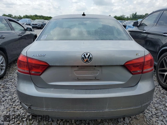 2012 Volkswagen Passat SE z VIN 1VWBH7A39CC092065, wystawiony jako Copart lot #52719595 z przebiegiem 161 991 mil mil oraz Szkoda całkowita • Salvage title. Historia ofert i sprzedaży dostępna na DreamBid. Obrazek 6.