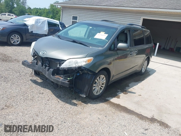 2011 Toyota Sienna XLE AAS z VIN 5TDYK3DC3BS146444, wystawiony jako IAAI lot #42390511 z przebiegiem 230 091 mil mil oraz . Historia ofert i sprzedaży dostępna na DreamBid. Obrazek 18.