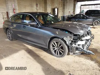 2021 BMW 3 Series 330i xDrive z VIN 3MW5R7J03M8B87133, wystawiony jako IAAI lot #42005842 z przebiegiem 28 668 mil mil oraz . Historia ofert i sprzedaży dostępna na DreamBid. Obrazek 1.