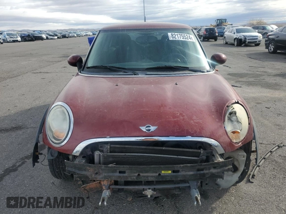 2008 MINI Hardtop with VIN WMWMF33548TU65011, listed as a Copart auction lot 82175524 with 197,702 mi miles and Salvage title. Bid and sale history available at DreamBid. Image 5.