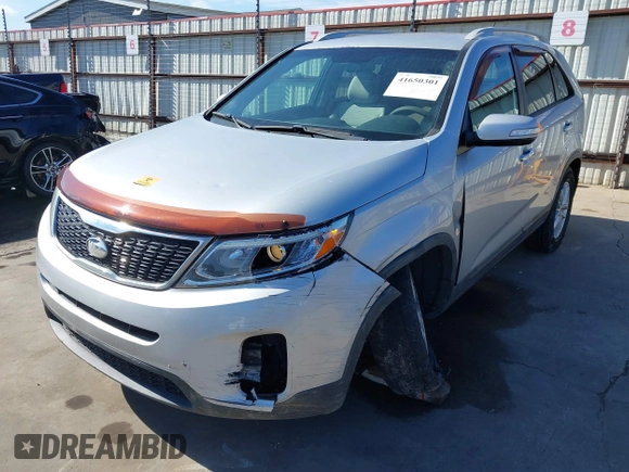 2015 Kia Sorento LX with VIN 5XYKT4A77FG548874, listed as a IAAI auction lot 41650301 with 111,113 mi miles. Bid and sale history available at carsss.com. Image 22.