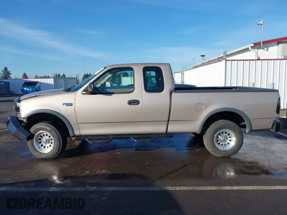 1997 Ford F-150 XL with VIN 1FTDX18W7VKB72498, listed as a IAAI auction lot 41390245 with 55,945 mi miles. Bid and sale history available at carsss.com. Image 15.