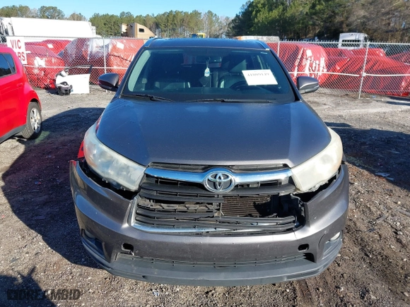 2014 Toyota Highlander XLE with VIN 5TDKKRFH2ES021473, listed as a IAAI auction lot 41809149 with 220,867 mi miles. Bid and sale history available at carsss.com. Image 12.