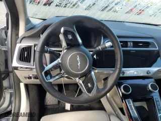 2020 Jaguar I-PACE SE with VIN SADHC2S1XL1F81363, listed as a Copart auction lot 73839674 with 0 mi miles and Non Repairable. Bid and sale history available at carsss.com. Image 8.