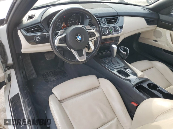 2011 BMW Z4 sDrive30i с VIN WBALM5C57BE379684, выставлен на аукционе Copart как лот 51287295 с пробегом 79 668 миль миль и Списание • Salvage title. История ставок и продаж доступна на DreamBid. Изображение 8.