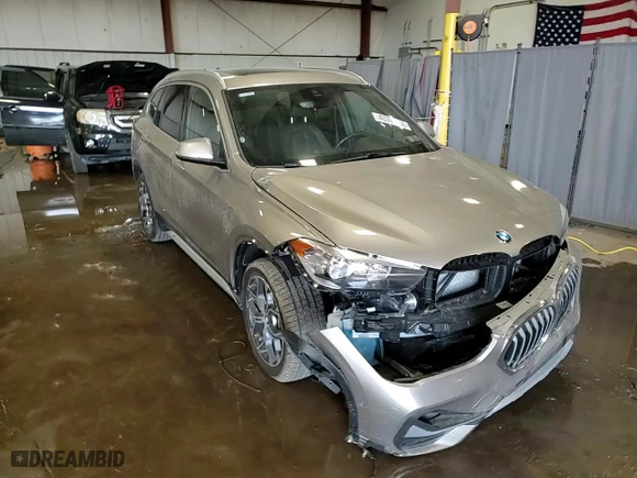 2022 BMW X1 xDrive28i with VIN WBXJG9C05N5U85555, listed as a Copart auction lot 43398955 with 17,461 mi miles and Salvage Title. Bid and sale history available at carsss.com. Image 15.