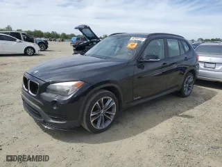 2015 BMW X1 xDrive28i with VIN WBAVL1C56FVY35815, listed as a Copart auction lot 52996755 with 0 mi miles and Clean Title. Bid and sale history available at carsss.com. Image 1.