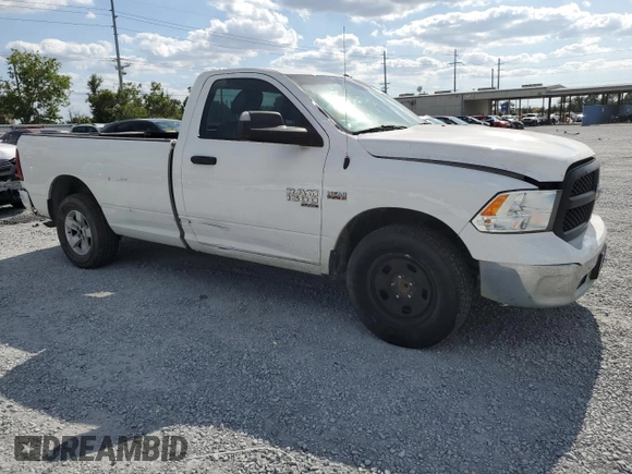 2020 Ram 1500 Tradesman z VIN 3C6JR6DT2LG164598, wystawiony jako Copart lot #53727815 z przebiegiem 141 335 mil mil oraz Czysty tytuł • Clean title. Historia ofert i sprzedaży dostępna na DreamBid. Obrazek 4.