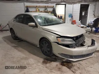 2012 Volkswagen Jetta Sedan SE w/Convenience PZEV with VIN 3VWDP7AJ6CM050610, listed as a IAAI auction lot 41435502 with 160,660 mi miles. Bid and sale history available at carsss.com. Image 1.