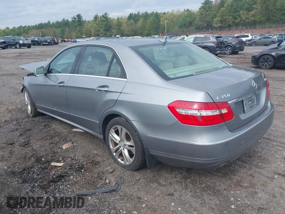 2011 Mercedes-Benz E 350 Luxury z VIN WDDHF8HB3BA291845, wystawiony jako IAAI lot #42173295 z przebiegiem 191 749 mil mil oraz . Historia ofert i sprzedaży dostępna na DreamBid. Obrazek 3.